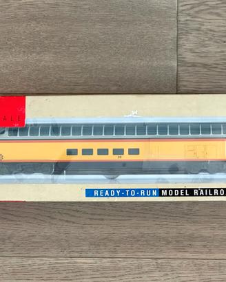 Treno Passeggeri Walthers 932-6884 – Super Dome