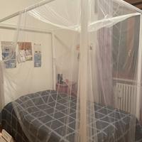 Struttura letto a baldacchino