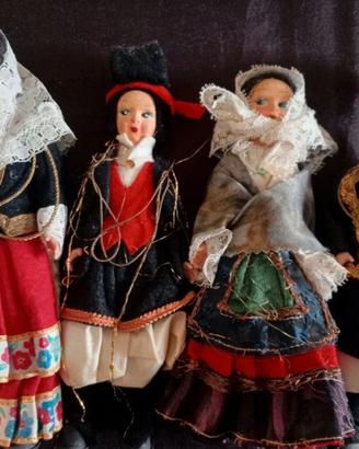 Bambole in costume sardo