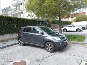 TOYOTA URBAN CRUISER