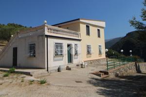 4 LOCALI A CAMEROTA