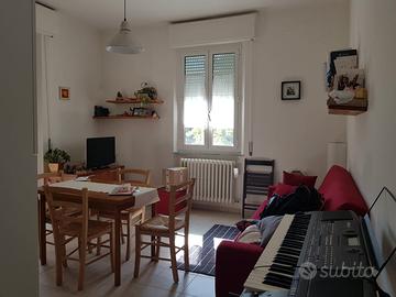 Appartamento primo piano, con balcone e cantina