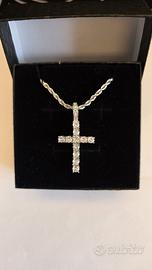 Collana con Croce in Acciaio e Zirconi Brillanti