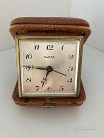 Bella sveglia meccanica da viaggio vintage