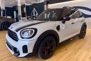 Mini Cooper Countryman 1.5 led Black pack- pelle
