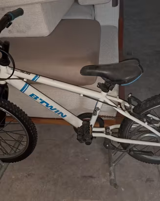 bicicletta b'twin boy 300
