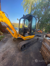 Escavatore JCB 8045 ZTS girosagoma iva inclusa