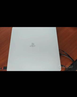 Playstation 4 slim 