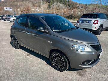 Lancia Ypsilon 1.2 69 CV 5 porte S&S Platinum
