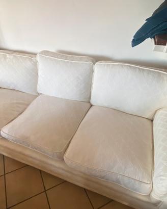 Divano 3 posti artigianale.