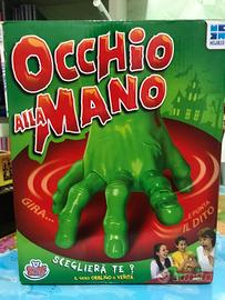 Occhio alla mano