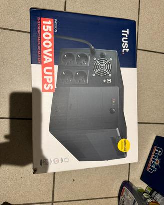 batteria portatile d’emergenza.