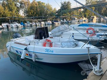 Barca open Manò Marine
