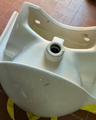 Lavabo In Ceramica --- Bianca ---
