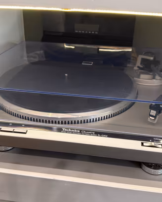 Giradischi Technics sl-Q202