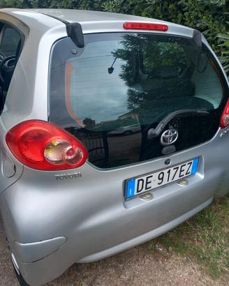 toyota aygo 5 porte 1 0 benzina 