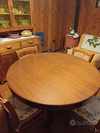 Tavolo tondo in legno, allungabile, con 4 sedie