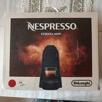 Macchina del caffè Nespresso essenza mini