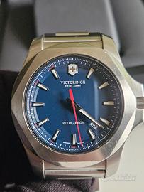 Victorinox I.N.O.X. orologio Swiss made al quarzo 