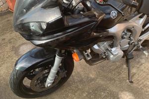 Yamaha FZ6 Fazer S1 incidentata
