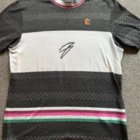 Maglia Nike autografata Jannik Sinner a mano.