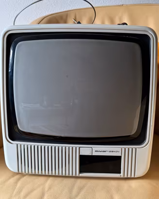TV in bianco e nero mivar