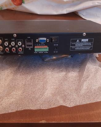 kit di videosorvegluanza e sistema d'allarme