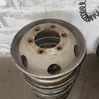 Cerchi iveco eurocargo 6 fori R 17,5 (set completo