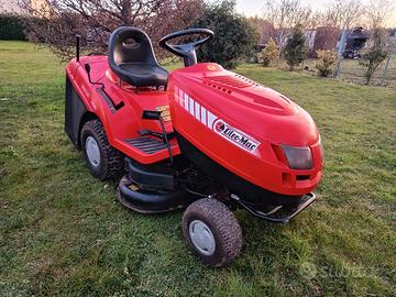 Trattorino tagliaerba Oleomac (anno 2005)