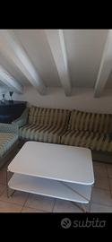 tavolo colore bianco 