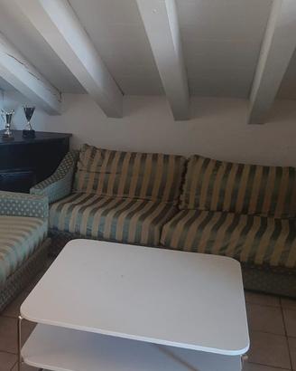 tavolo colore bianco 