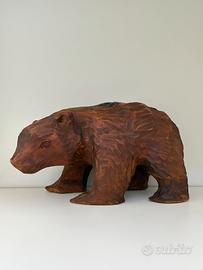 Scultura di Orso in Legno Intagliato a Mano