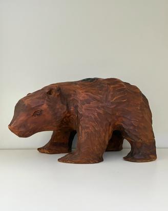 Scultura di Orso in Legno Intagliato a Mano