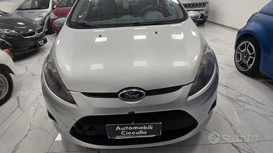 Ford Fiesta 1.4 TDCi 70CV 5 porte Titanium