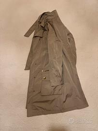 Trench con cintura marca Fay