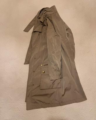 Trench con cintura marca Fay