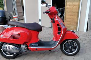 Piaggio Vespa 300 GTS - 2012