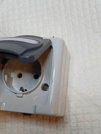 Presa da Parete Shuko marca KOPP tedesca