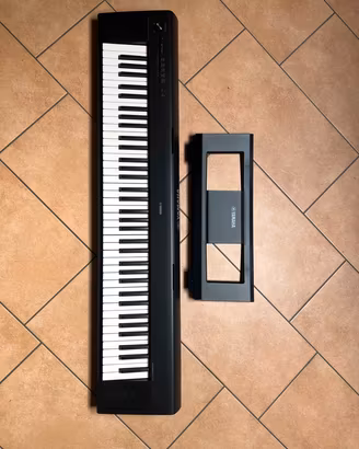 Yamaha  tastiera pianoforte NP-32 con scatola
