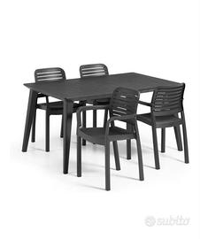 Set tavolo con sedie nuovi