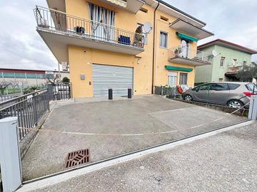 Immobile di 86 m² con 2 locali a Seriate