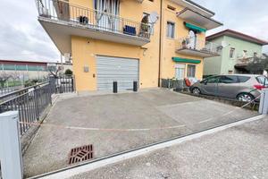 Immobile di 86 m² con 2 locali a Seriate