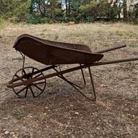 Antica carriola vintage XIX secolo in ferro 