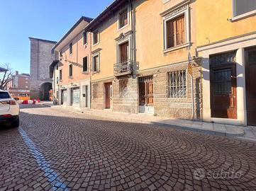 CASA SEMINDIPENDENTE A UDINE