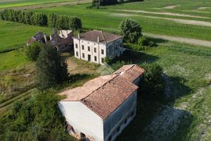 CASA DI CORTE A BORGO VIRGILIO