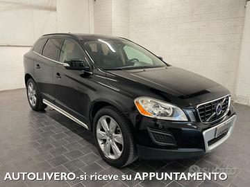 VOLVO XC60 D3 AWD Geartronic Momentum-UNIPRO