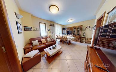 Tre locali con doppi servizi e box doppio