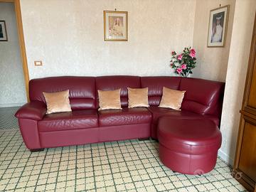 Divano in pelle bordeaux Max relax e cuscini vellu