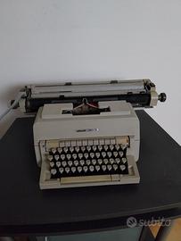 Macchina da scrivere olivetti 
