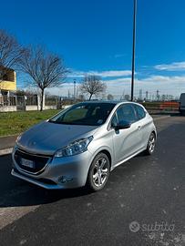 Peugeot 208 1.2PureTech 82cv Allure 3P